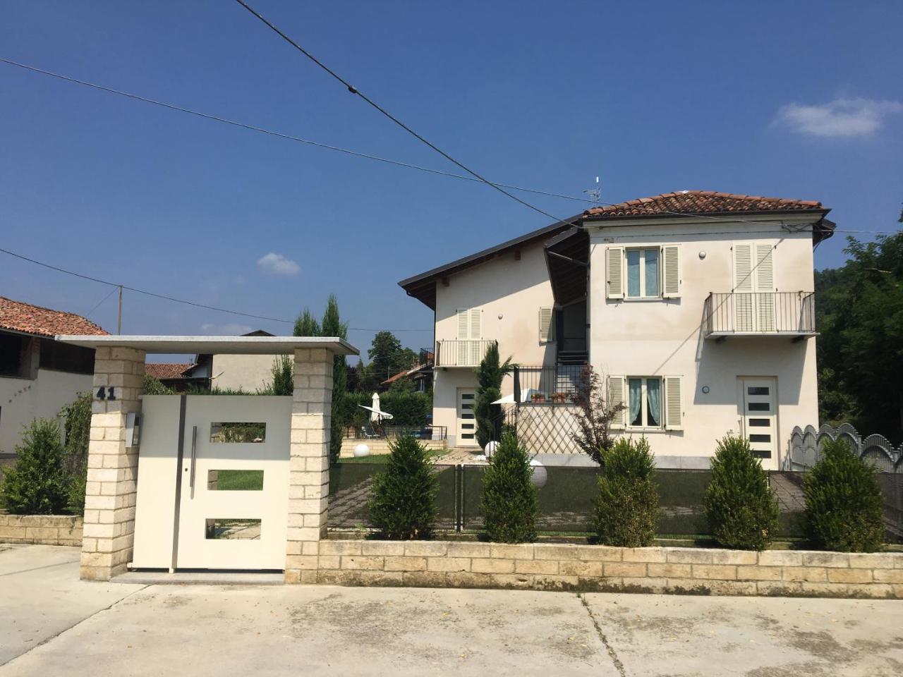 Home Holiday "Da Mamma" Alba  Exterior photo